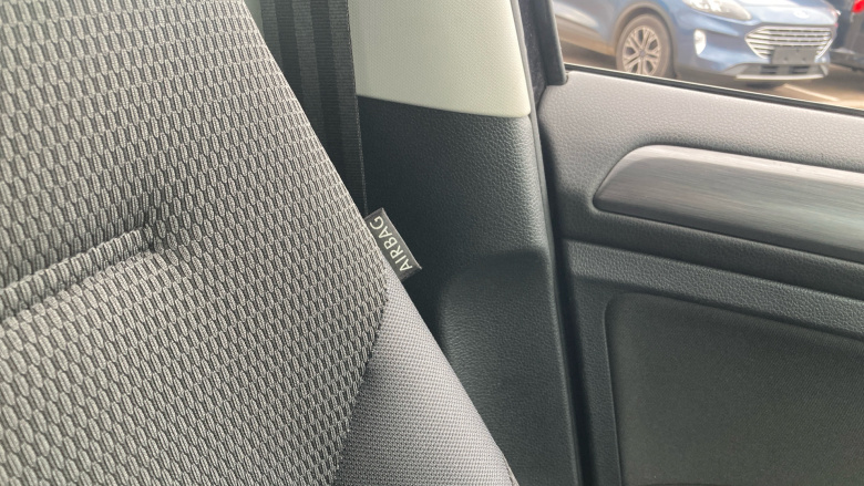 Volkswagen Golf 1.6 TDI SE 5dr [Nav] Diesel Estate